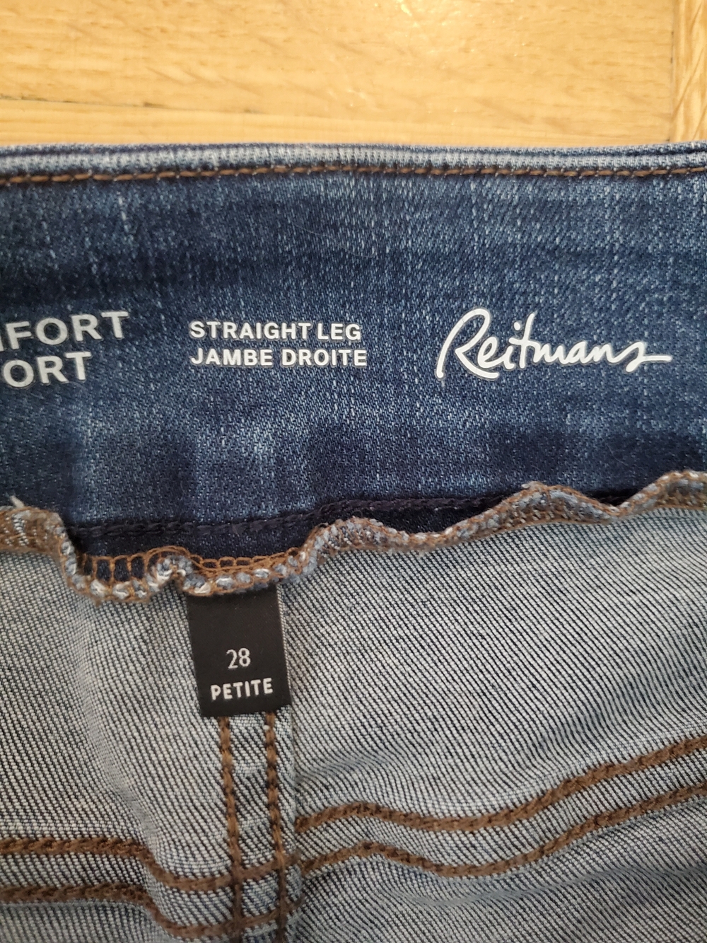 Reitmans Blue Stretch Jeans for Women - Picture 2 of 2